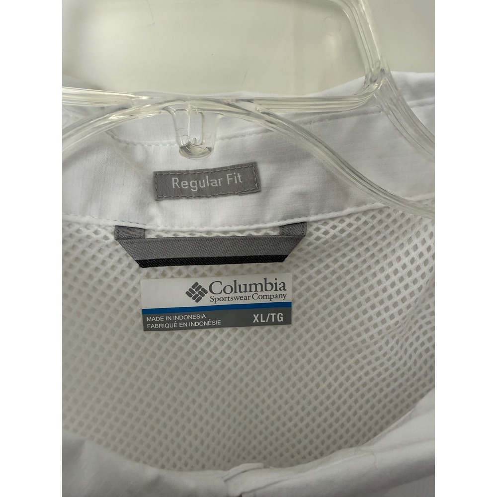 Columbia XL White short-sleeve button-down fishing shirt with dual chest pockets - Picture 2 of 7